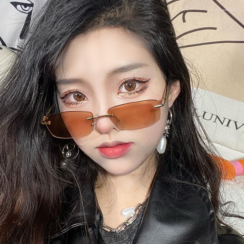 Sunglasses 2022 Fashion Cut Edge Personality Retro Metal INS Square Ocean Piece Women Shades AS151
Sunglasses 2022 Fashion Cut Edge Personality Retro Metal INS Square Ocean Piece Women Shades AS151