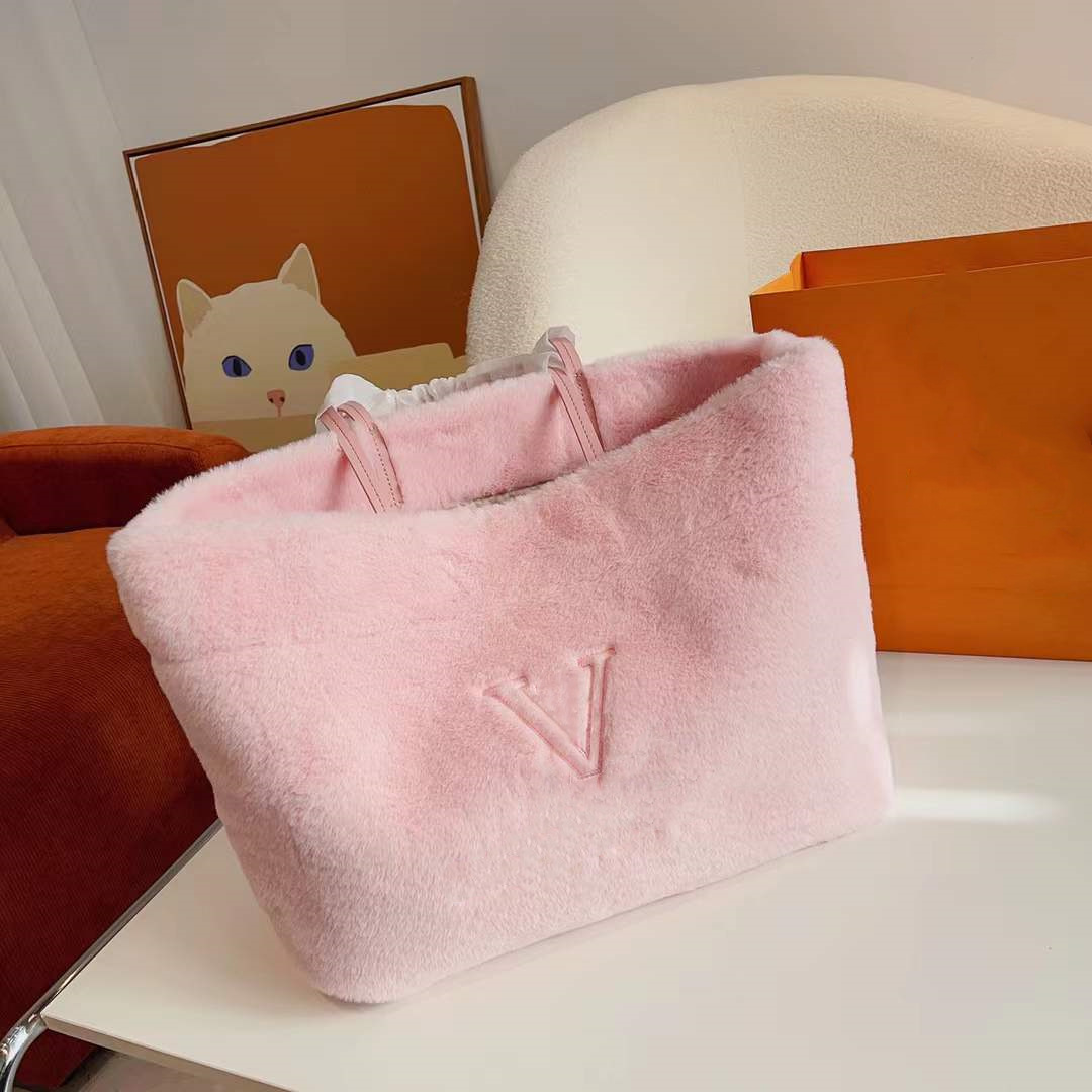Fur Bags furry designer bags tote bag luxury shoulder handbag woman casual travel totes fashion purse Winter Soft Warm 5A, Contact seller
Fur Bags furry designer bags tote bag luxury shoulder handbag woman casual travel totes fashion purse Winter Soft Warm 5A, Contact seller