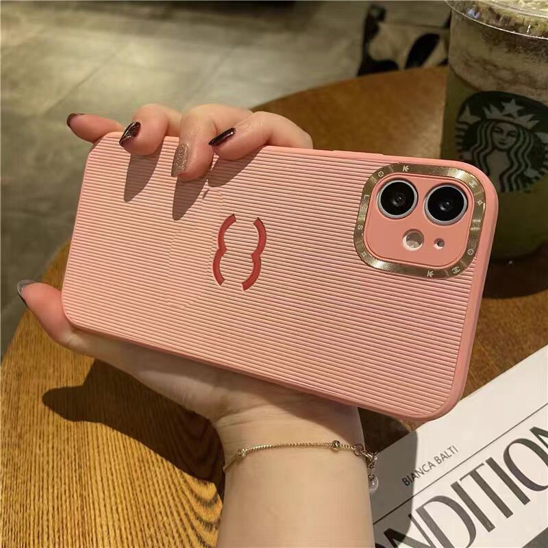 New Frosted Designer Phone Cases For Iphone 14 Pro Max 13 Mini 12 11 Set Max Plus XS XR PU i simple Style C 22110801CZ, White
New Frosted Designer Phone Cases For Iphone 14 Pro Max 13 Mini 12 11 Set Max Plus XS XR PU i simple Style C 22110801CZ, White