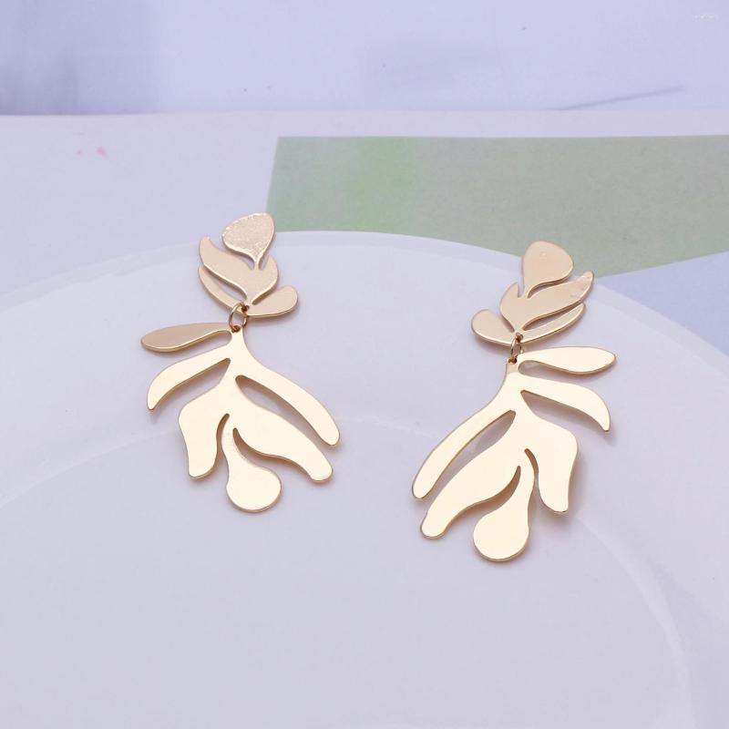 Hoop Earrings Slim Face -up Retro Long Style Metal Texture Design Personality Leaf
Hoop Earrings Slim Face -up Retro Long Style Metal Texture Design Personality Leaf