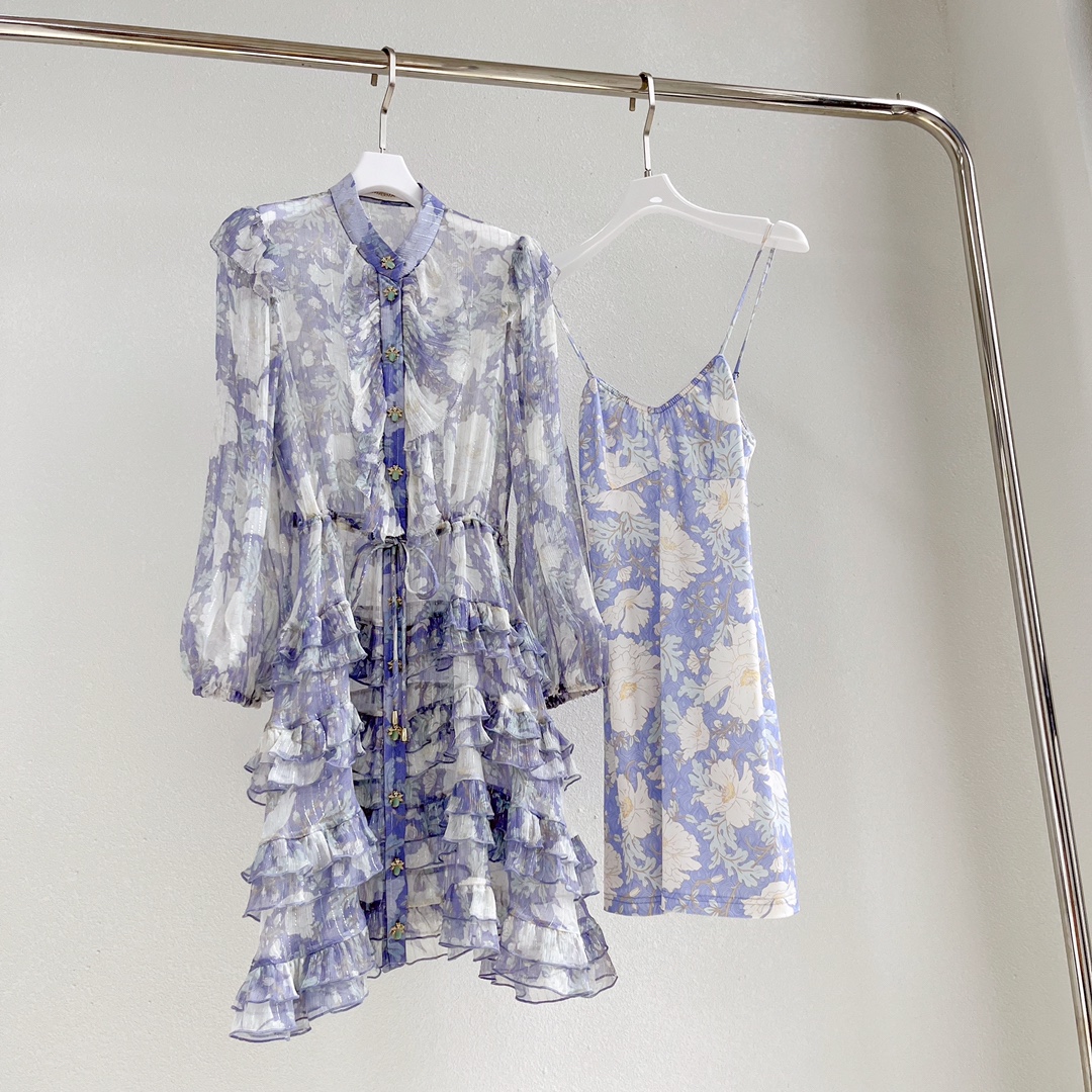 new Spring/summer women's dress stand collar long sleeve waist under sister multi-layer flying edge to silk two-piece set, Color of picture 
new Spring/summer women's dress stand collar long sleeve waist under sister multi-layer flying edge to silk two-piece set, Color of picture