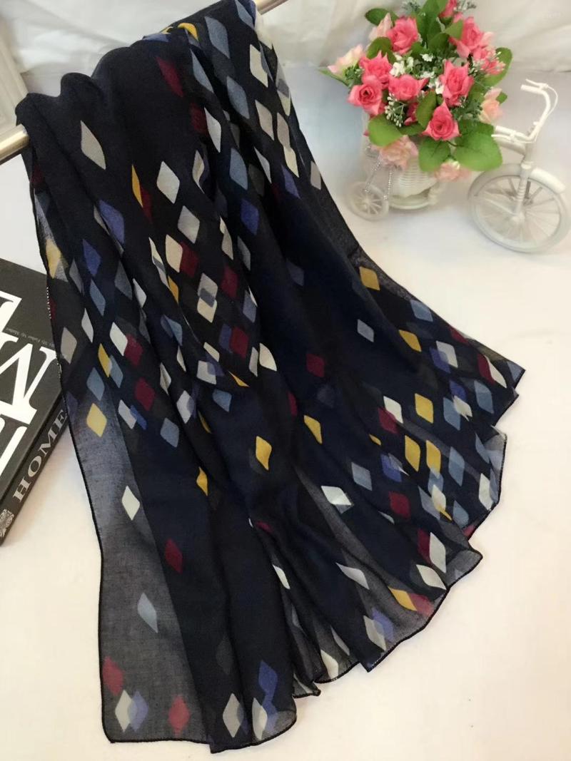Scarves 2022 Fashion Viscose Rhombus Print Scarf Shawls Women Geometry Beach Muslim Wraps Hijab 7 Color
Scarves 2022 Fashion Viscose Rhombus Print Scarf Shawls Women Geometry Beach Muslim Wraps Hijab 7 Color