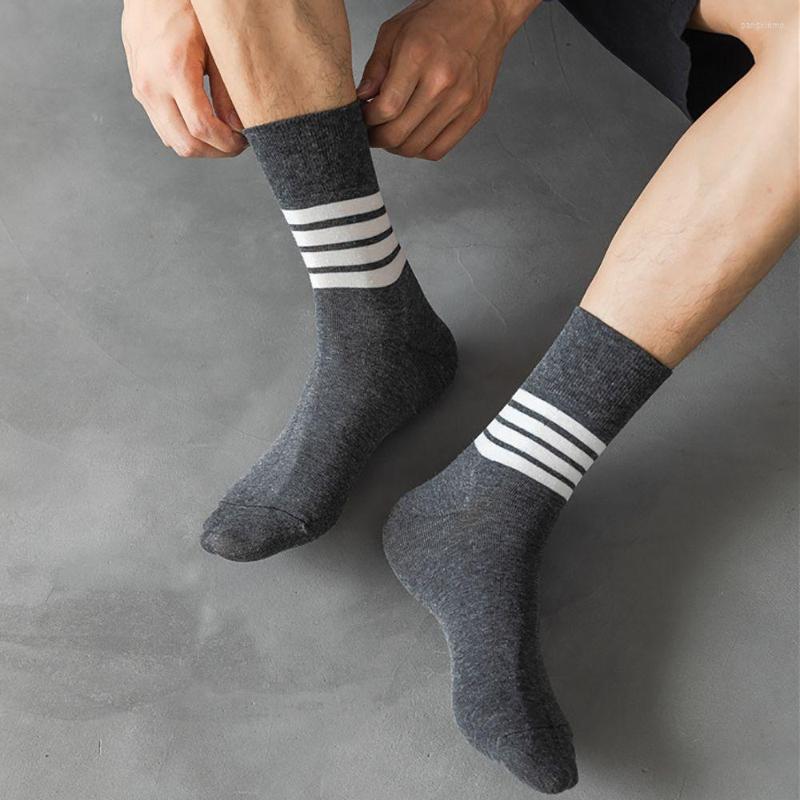Men's Socks 1 Pair Harajuku Striped Men Cotton Retro Trendy Sports Middle Tube Simple Autumn Winter Breathable Hosiery, Black
Men's Socks 1 Pair Harajuku Striped Men Cotton Retro Trendy Sports Middle Tube Simple Autumn Winter Breathable Hosiery, Black