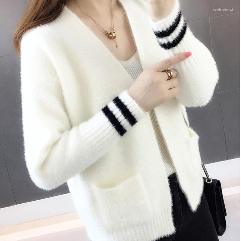 Women' Knits 2022 Women' Autumn Winter Long-sleeved Cardigan Sweater Short Fashion Coat Solid Color Warm LQ079, White 
Women' Knits 2022 Women' Autumn Winter Long-sleeved Cardigan Sweater Short Fashion Coat Solid Color Warm LQ079, White