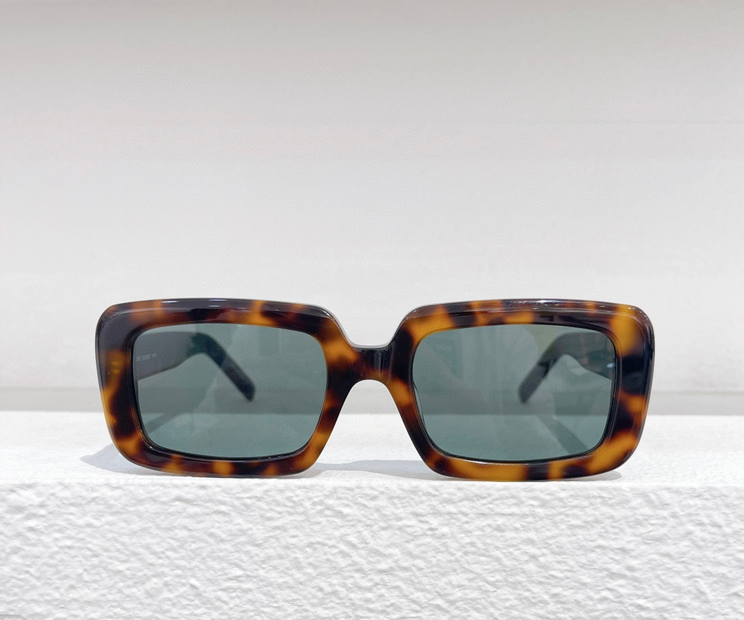 Womens Sunglasses For Women Men Sun Glasses Mens 534 Fashion Style Protects Eyes UV400 Lens With Random Box And Case
Womens Sunglasses For Women Men Sun Glasses Mens 534 Fashion Style Protects Eyes UV400 Lens With Random Box And Case