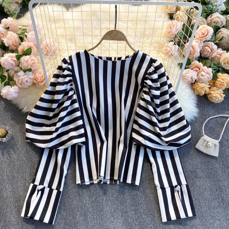 Women's Blouses 2022 Spring Blouse Female Retro Black White Striped O Neck Blusa Pleated Bubble Sleeve Temperament All-match Fashion Shirt
Women's Blouses 2022 Spring Blouse Female Retro Black White Striped O Neck Blusa Pleated Bubble Sleeve Temperament All-match Fashion Shirt