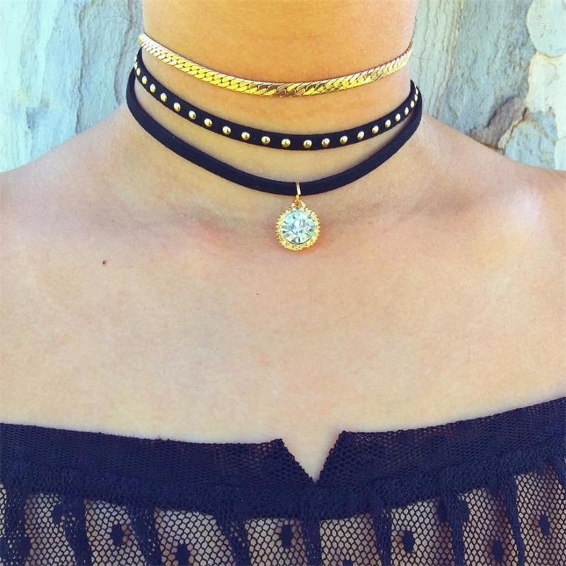 Choker 3 Pcs/Set Retro Women Leather Crystal Round Geometric Chain Pendant Necklace Simple Fashion Multilayer Set Combination
Choker 3 Pcs/Set Retro Women Leather Crystal Round Geometric Chain Pendant Necklace Simple Fashion Multilayer Set Combination