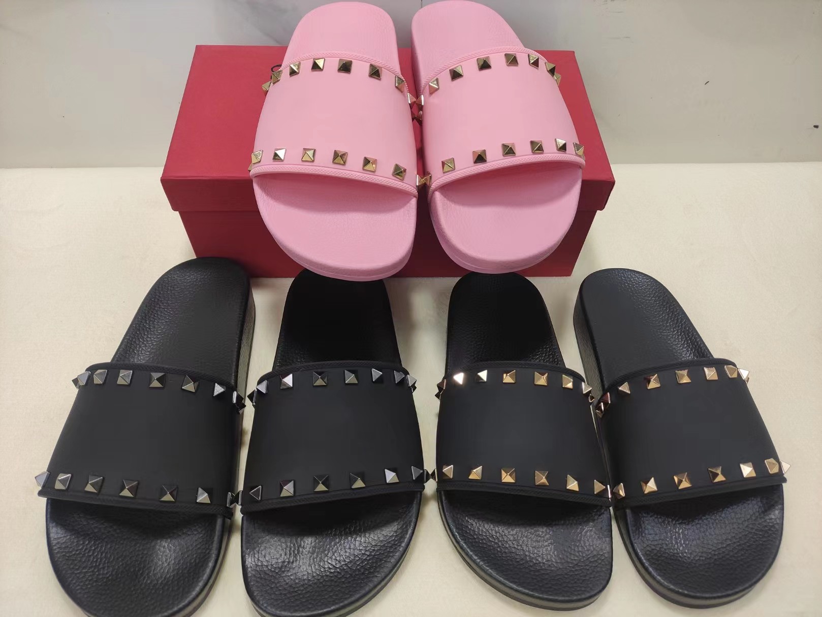 

Men Women Slides with Box Ladies Beach Slipper Espadrilles Rivet Stud Slippers Non-slip Leather Mens Casual Spikes Shoes Rhinestone Flat Rubber Sliders, Color10