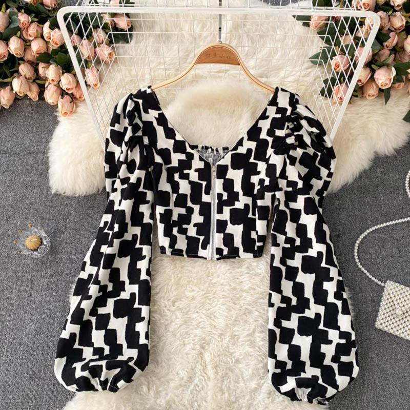 Women's Blouses Design Women's Clothing 2022 Autumn Shirt Sense Printing Retro Wave Pattern Top Loose Trend, Photo color
Women's Blouses Design Women's Clothing 2022 Autumn Shirt Sense Printing Retro Wave Pattern Top Loose Trend, Photo color