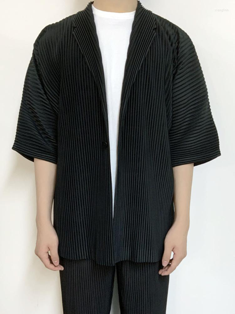 Men's Casual Shirts Shirt Pleated Men's And Summer Solid Color 2023 Autumn Fashion Loose Korean Style 2A1720, Black
Men's Casual Shirts Shirt Pleated Men's And Summer Solid Color 2023 Autumn Fashion Loose Korean Style 2A1720, Black