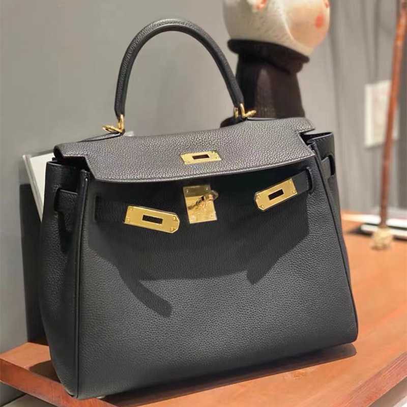 h bag Handheld H ermese Designer Bags litchi pattern Togo calfskin 25 28 32 portable one shoulder messenger buckle leather women, Linen blue 28cm gold buckle
h bag Handheld H ermese Designer Bags litchi pattern Togo calfskin 25 28 32 portable one shoulder messenger buckle leather women, Linen blue 28cm gold buckle