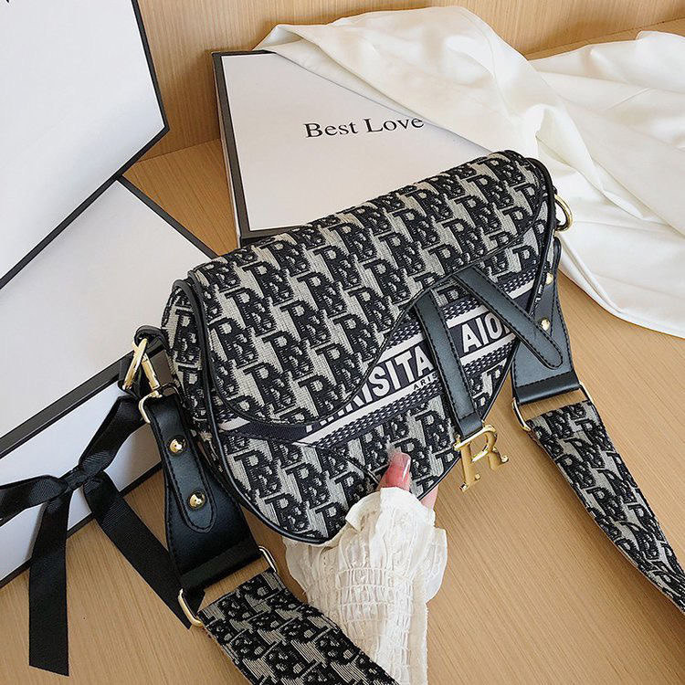 Fashion Handbag Women saddles bags crossbody purses shopping tote hand shoulder bag messenger Floral Genuine pu Leather Top quality casual dies Handbags woman
Fashion Handbag Women saddles bags crossbody purses shopping tote hand shoulder bag messenger Floral Genuine pu Leather Top quality casual dies Handbags woman