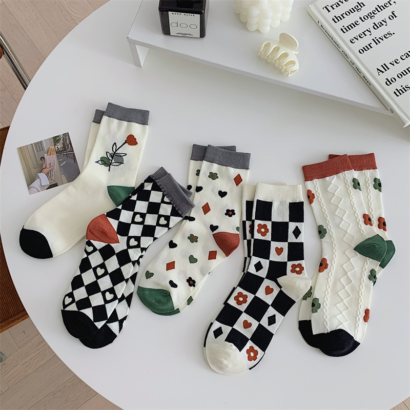 Spring and summer socks Children's geometric flower tube fashion color matching, Rhombic floret
Spring and summer socks Children's geometric flower tube fashion color matching, Rhombic floret