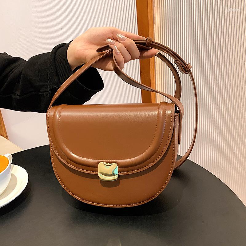 Evening Bags Retro Saddle High-end Niche Design Women's Bag 2022 Autumn Shoulder Purses And Handbags Crossbody For Women, Brown
Evening Bags Retro Saddle High-end Niche Design Women's Bag 2022 Autumn Shoulder Purses And Handbags Crossbody For Women, Brown