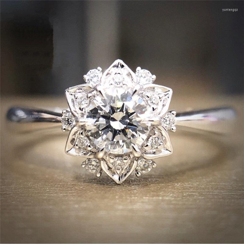 Wedding Rings Luxury Dainty Flower Ring For Women Cubic Zirconia Silver Color Engagement Finger Lady Fashion Jewelry KBR409
Wedding Rings Luxury Dainty Flower Ring For Women Cubic Zirconia Silver Color Engagement Finger Lady Fashion Jewelry KBR409