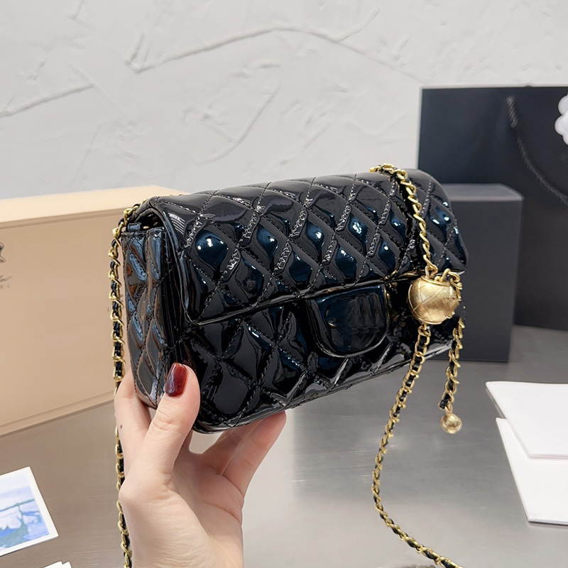 8A Womens Classic Mini Flap Quilted Crossbody Bags Patenet leather With Gold Ball Metal Hardware matelasse Chain Turn Lock Purse Outdoor Sacoche Pocket 20CM, Box
8A Womens Classic Mini Flap Quilted Crossbody Bags Patenet leather With Gold Ball Metal Hardware matelasse Chain Turn Lock Purse Outdoor Sacoche Pocket 20CM, Box