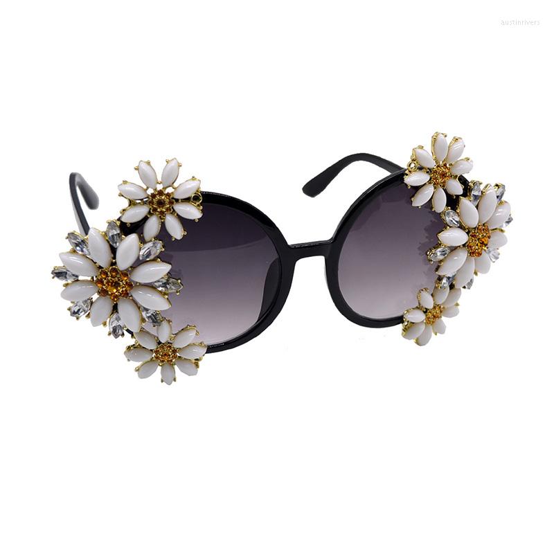Sunglasses Baroque Round Women Crystals Flowers Sexy Girls Sun Glasses Rhinestone Shades For Party Xmas
Sunglasses Baroque Round Women Crystals Flowers Sexy Girls Sun Glasses Rhinestone Shades For Party Xmas