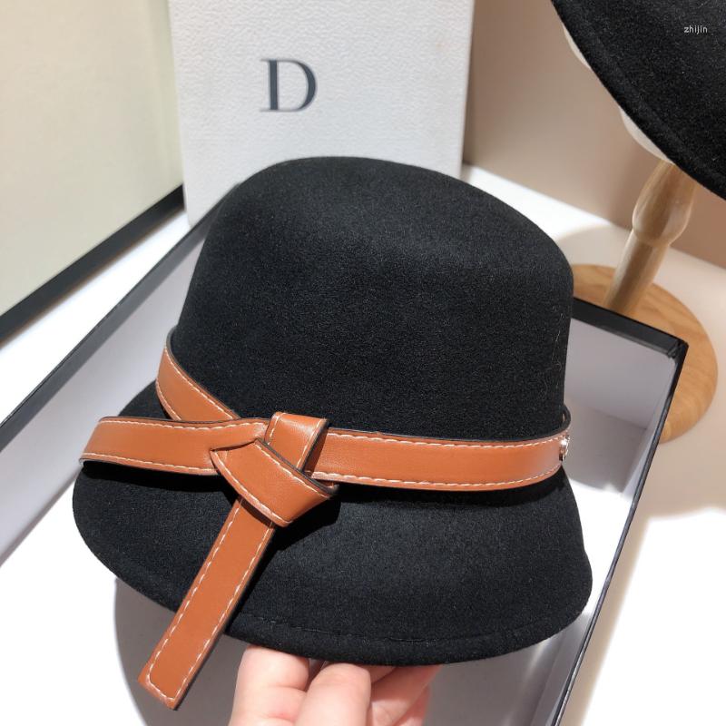 Berets Hepburn Style Thick Wool Lampshade Hat Delicate Fashion Knotted Belt Asymmetrical Tweed Top, Black
Berets Hepburn Style Thick Wool Lampshade Hat Delicate Fashion Knotted Belt Asymmetrical Tweed Top, Black