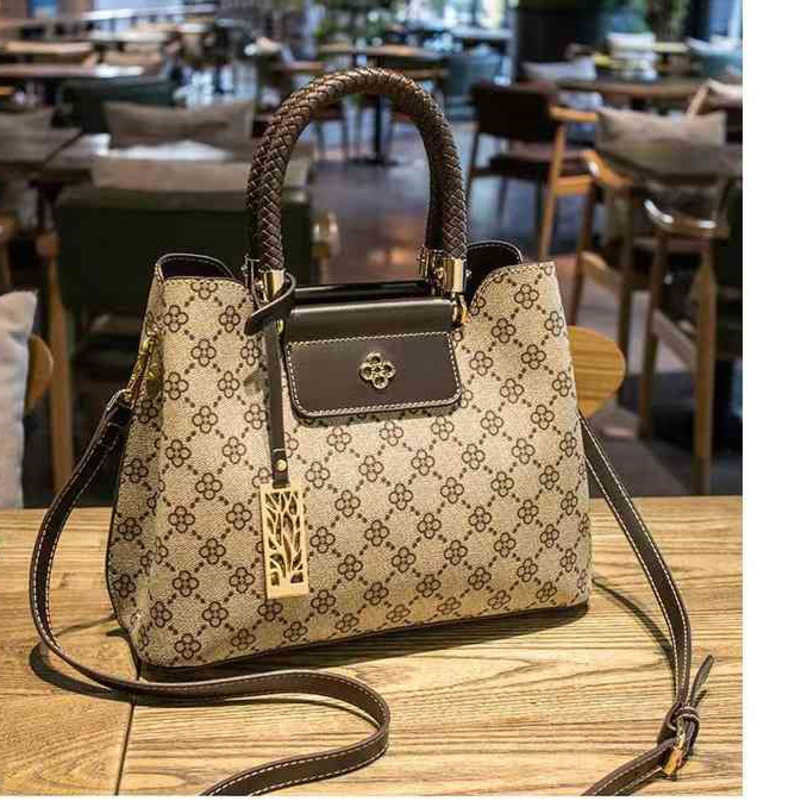 New women's bag 2023 new summer versatile messenger large capacity printed portable shoulder Handbags Design deals, Gray
New women's bag 2023 new summer versatile messenger large capacity printed portable shoulder Handbags Design deals, Gray