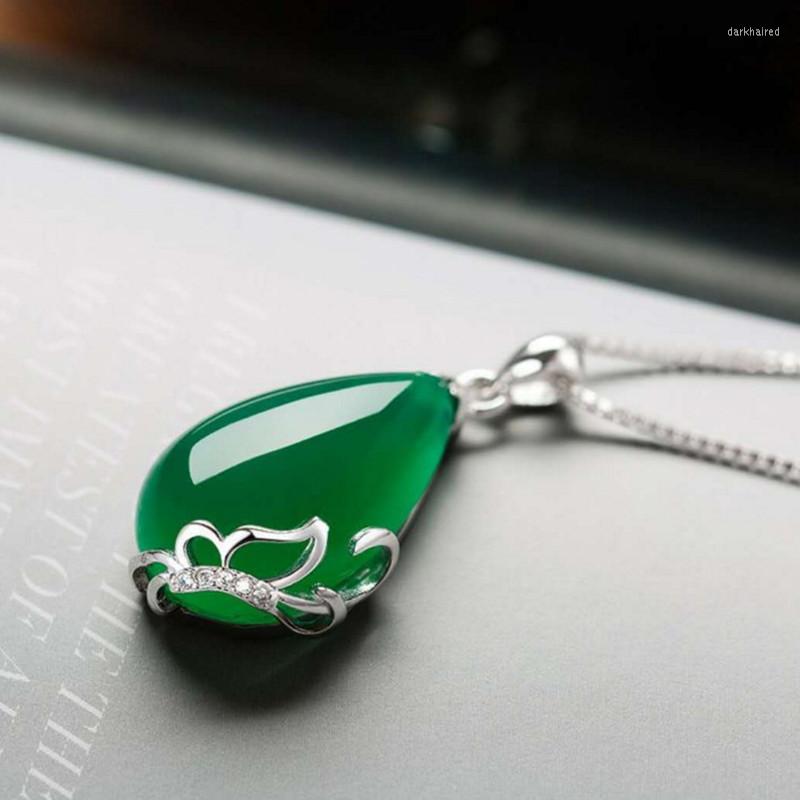 Chains Women's Necklace Chrysoprase Red Tourmaline Butterfly Pendant Korea Korean Jewelry Couple Pendants Woman For Men Man Car
Chains Women's Necklace Chrysoprase Red Tourmaline Butterfly Pendant Korea Korean Jewelry Couple Pendants Woman For Men Man Car