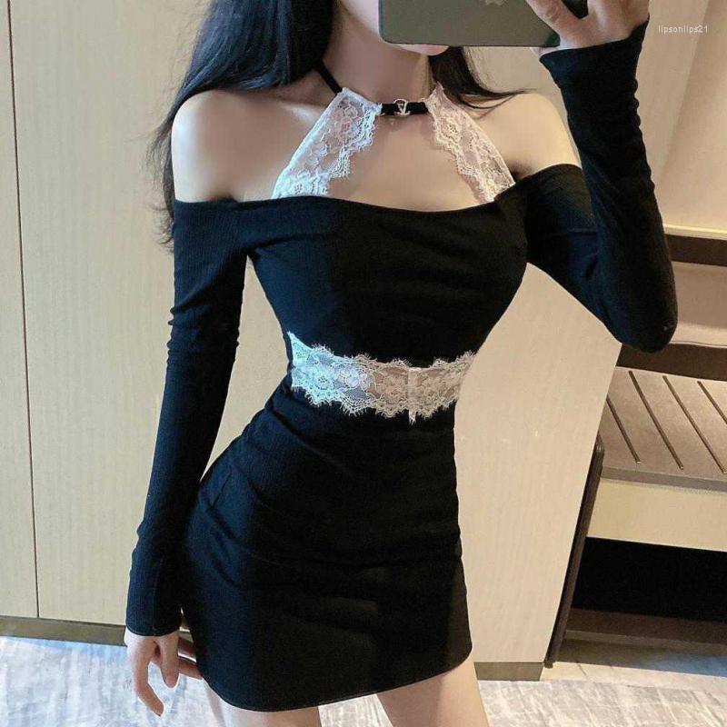 Casual Dresses Lace Perspective Nightclub Party Gown Sexy Halter Black Skirt Women Autumn Slim Chinese Cheongsam Dress Tight Hollow Vestidos
Casual Dresses Lace Perspective Nightclub Party Gown Sexy Halter Black Skirt Women Autumn Slim Chinese Cheongsam Dress Tight Hollow Vestidos