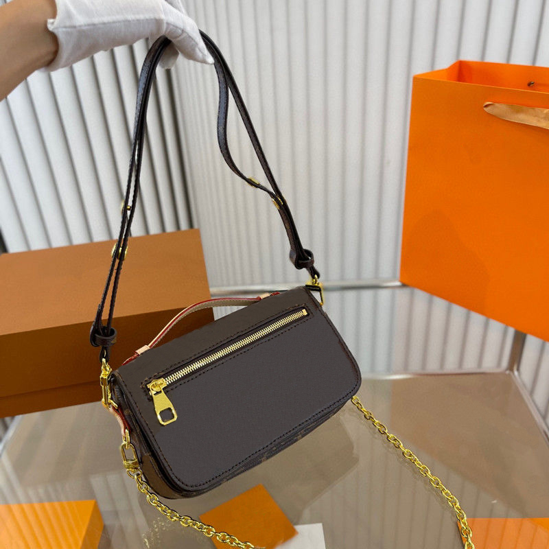 The new Bag 2023 European and American fashion female bag shoulder Handbag Designer Cross Body Ms chain package key card Wallet Handsbag messenger crossbody mensbag, Brown
The new Bag 2023 European and American fashion female bag shoulder Handbag Designer Cross Body Ms chain package key card Wallet Handsbag messenger crossbody mensbag, Brown