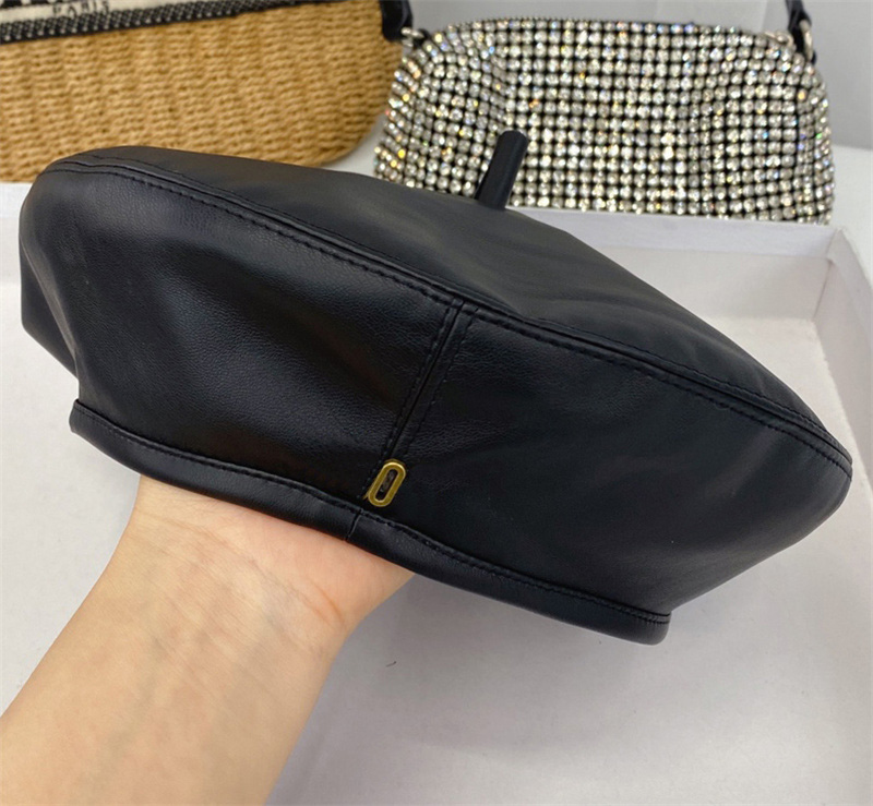Designer Beret High Quality Womens Beanies Flat Women Designers Bucket Hat Fitted Letters Leather Hat Fashion Cap, Pack box 
Designer Beret High Quality Womens Beanies Flat Women Designers Bucket Hat Fitted Letters Leather Hat Fashion Cap, Pack box