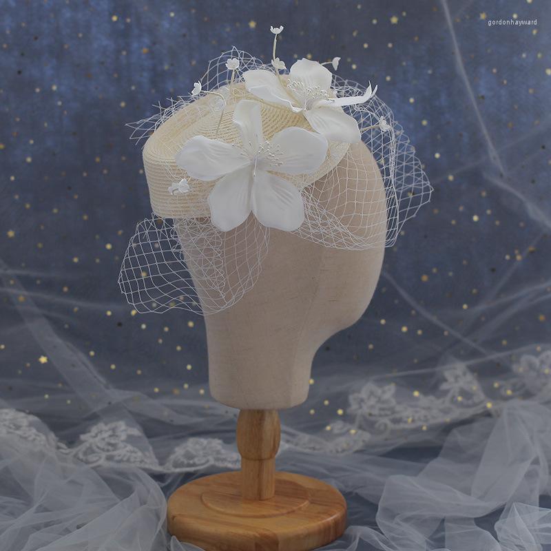 Headpieces Vintage Bowler Hat Women's British Noble Elegant Lady Mesh Banquet Dress Dinner Headdress Bridal Mori Super Fairy
Headpieces Vintage Bowler Hat Women's British Noble Elegant Lady Mesh Banquet Dress Dinner Headdress Bridal Mori Super Fairy