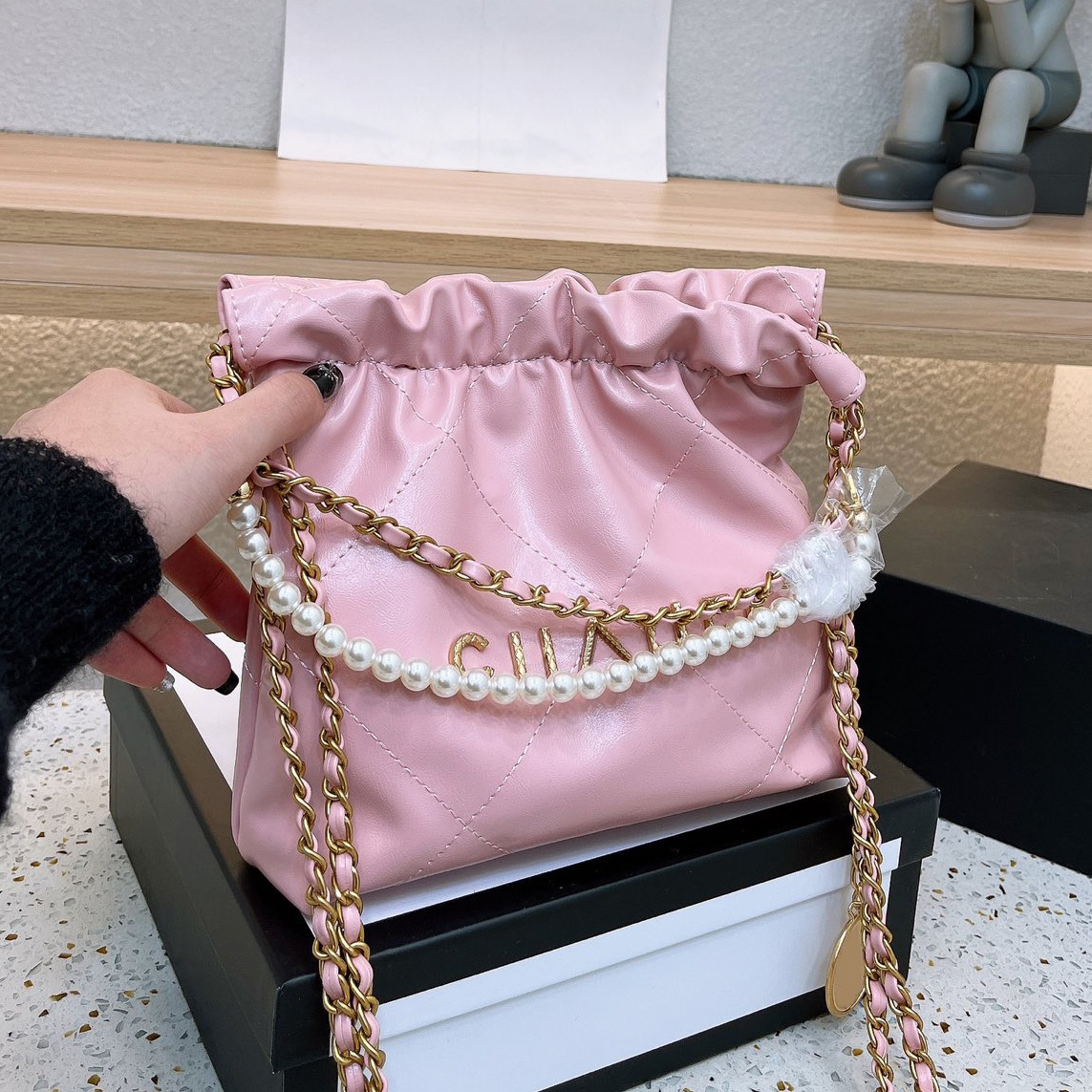 Womens Designer 22 Shopping Bags With Pearl Chain Handle Classic Calfskin Quilted Metal Hardware Coins Chain Crossbody Shoulder Large Capacity Handbags 24x23CM, Box
Womens Designer 22 Shopping Bags With Pearl Chain Handle Classic Calfskin Quilted Metal Hardware Coins Chain Crossbody Shoulder Large Capacity Handbags 24x23CM, Box