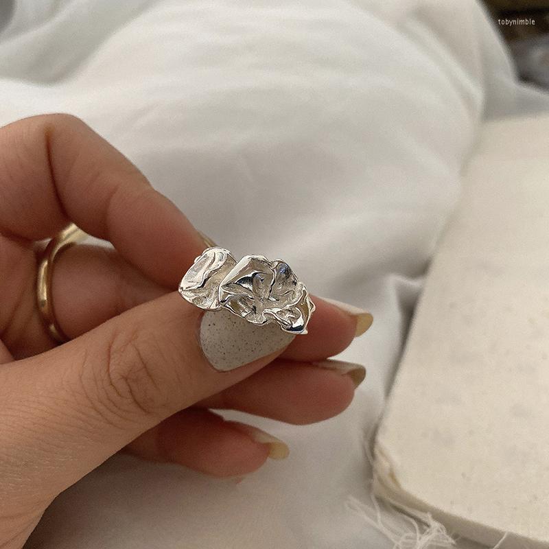 Cluster Rings MEYRROYU Silver Color INS Irregular Fold Width Ring For Women Korea Style Temperament Smooth 2022 Jewelry Party
Cluster Rings MEYRROYU Silver Color INS Irregular Fold Width Ring For Women Korea Style Temperament Smooth 2022 Jewelry Party