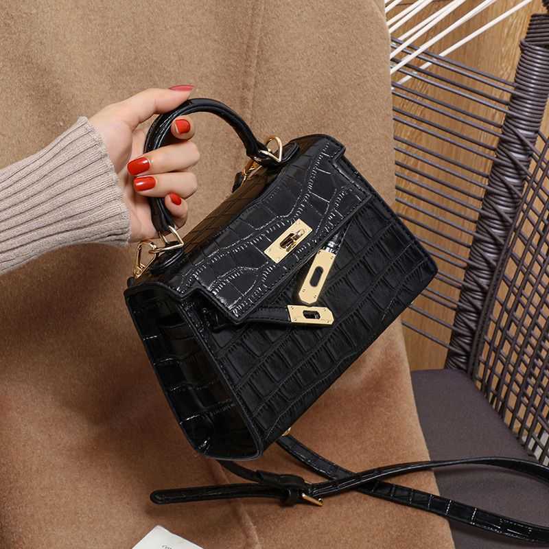 Designer Bags Herme Handbags Viney leather women 2022 new foreign style portable advanced sense light luxury Crossbody Mini, Not for sale do not shoot
Designer Bags Herme Handbags Viney leather women 2022 new foreign style portable advanced sense light luxury Crossbody Mini, Not for sale do not shoot