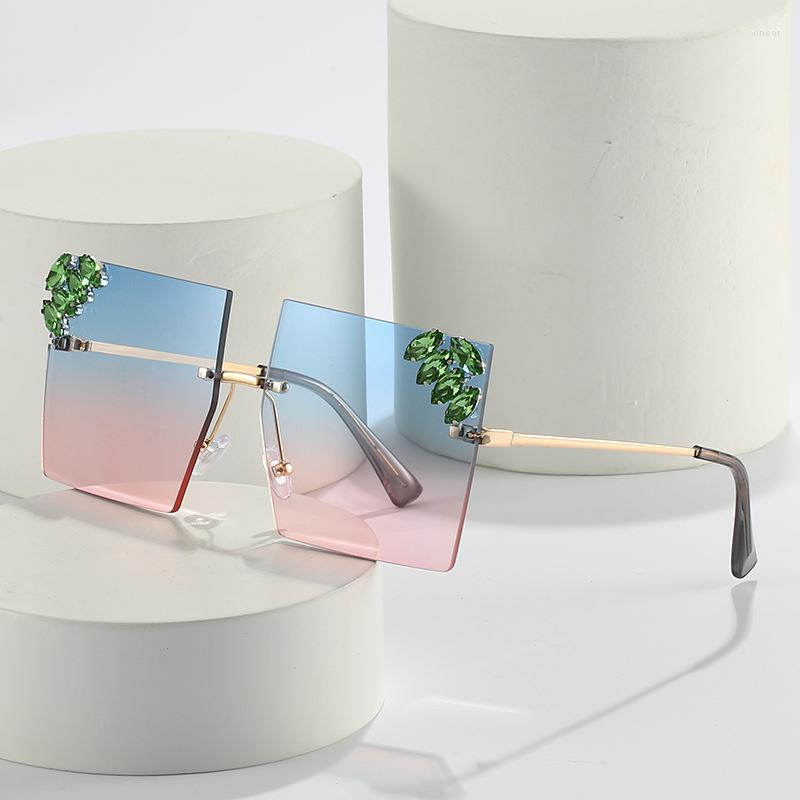 Sunglasses Crystal Rimless Women 2022 Fashion Rhinestone Square Sun Glasses For Ladies Trendy Frameless Sunglass
Sunglasses Crystal Rimless Women 2022 Fashion Rhinestone Square Sun Glasses For Ladies Trendy Frameless Sunglass