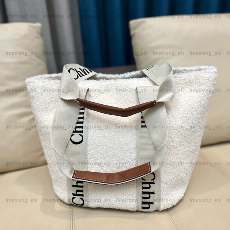White Shopping Bags Winter Teddy Totes Women Fashion Lambswool Crossbody Handbags Designer Woody Tote Capacity Shoulder Bag Fluffy Bumbag
White Shopping Bags Winter Teddy Totes Women Fashion Lambswool Crossbody Handbags Designer Woody Tote Capacity Shoulder Bag Fluffy Bumbag
