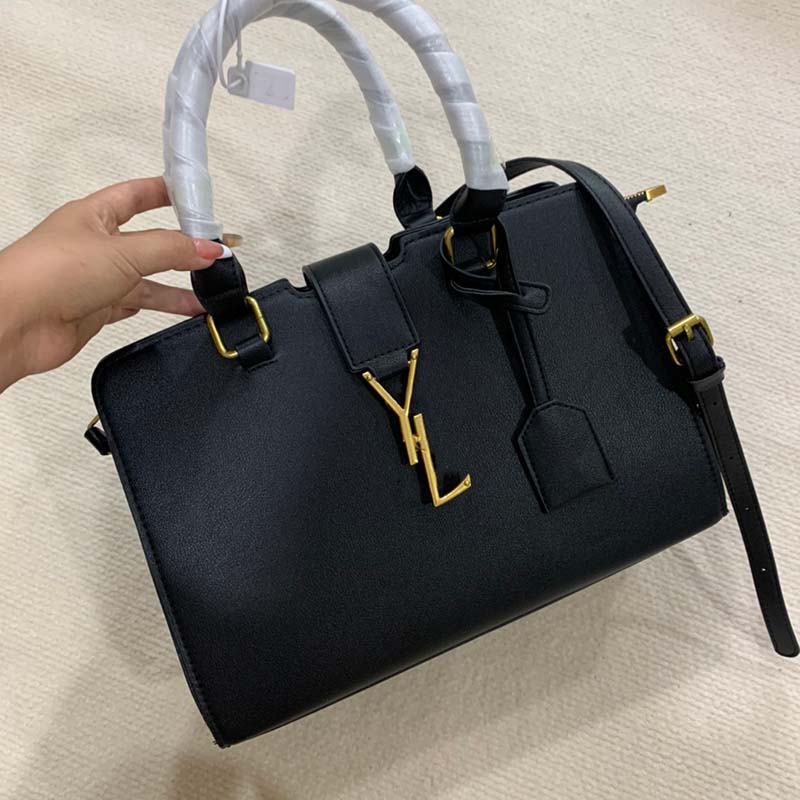 Designer Women's Bag 2022 Fashion New Style Small Fragrant Retro One Shoulder Crossbody BagS Black Handbag messenger bag totes #A73
Designer Women's Bag 2022 Fashion New Style Small Fragrant Retro One Shoulder Crossbody BagS Black Handbag messenger bag totes #A73