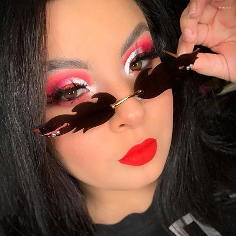 Sunglasses QPeClou 2022 Fashion Flame Mirror Women Small Frame Color Sun Glasses Men Fire Party Shades Female
Sunglasses QPeClou 2022 Fashion Flame Mirror Women Small Frame Color Sun Glasses Men Fire Party Shades Female