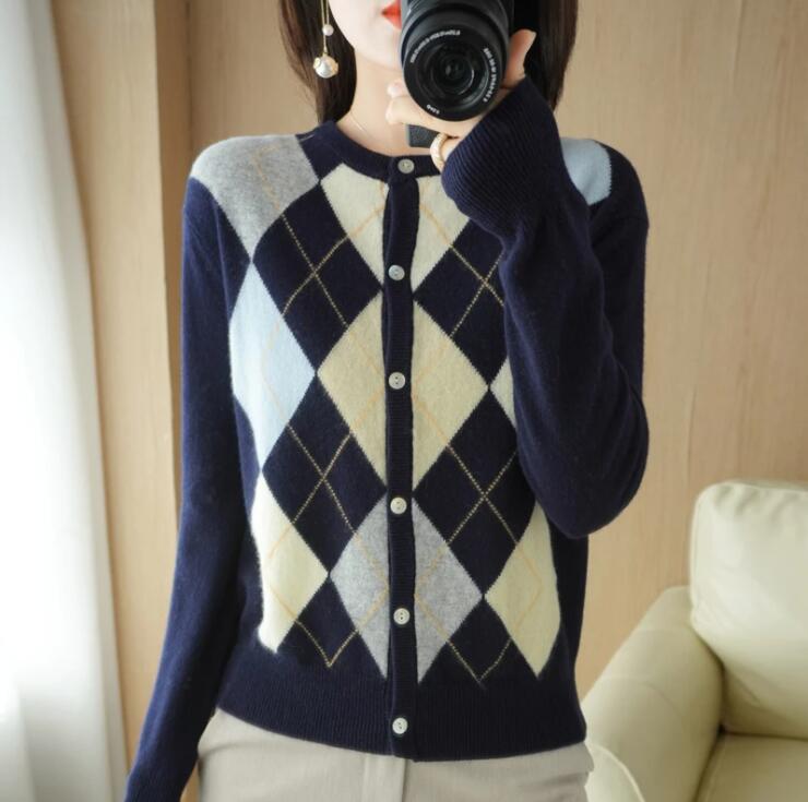 Women's Sweaters for Fall/Winter V-Neck Color Matching Knitted Cardigan Age-Reducing Loose Sweater Slim Outerwear Jacket, 02
Women's Sweaters for Fall/Winter V-Neck Color Matching Knitted Cardigan Age-Reducing Loose Sweater Slim Outerwear Jacket, 02