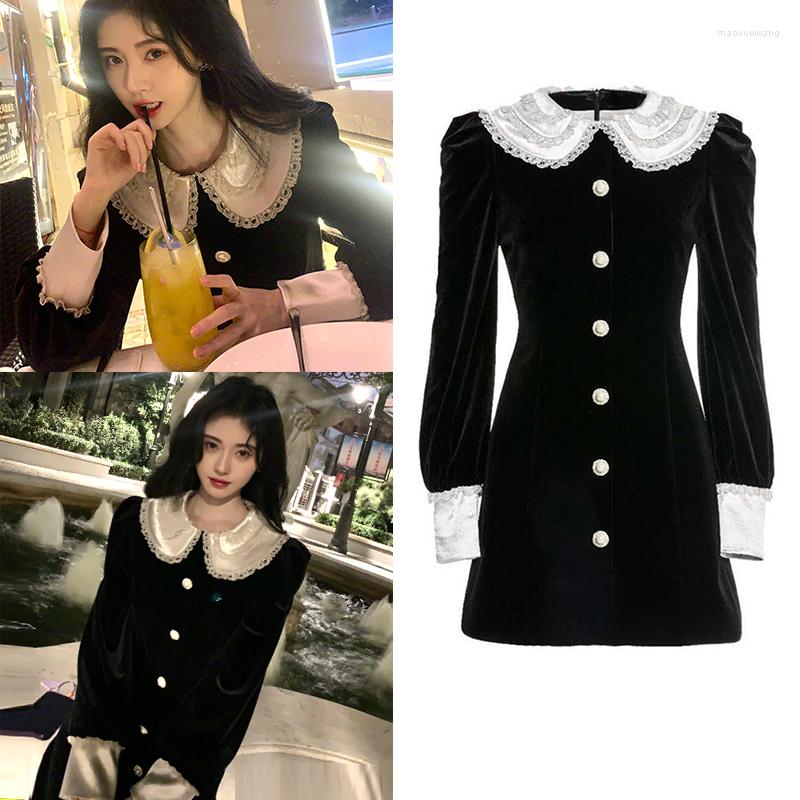 Casual Dresses Kpop Korean Doll Collar Lace Patchwork Velvet Long Sleeve Mini Dress Women 2022 Autumn Sweet Single-Breasted Waist Black
Casual Dresses Kpop Korean Doll Collar Lace Patchwork Velvet Long Sleeve Mini Dress Women 2022 Autumn Sweet Single-Breasted Waist Black