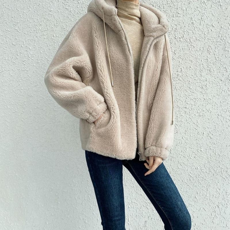 Women' Fur Winter Women Real Coat Thick Wool Jacket Female Hooded Collar Warm Outerwear Fashion Streetwear Coats G187, Green
Women' Fur Winter Women Real Coat Thick Wool Jacket Female Hooded Collar Warm Outerwear Fashion Streetwear Coats G187, Green