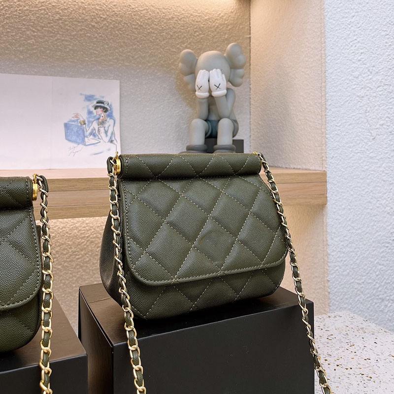 F/W Women Mini Classic Flap Shoulder Bag Calfskin Leather Quilted Luxury Designer Crossbody Retro Handbag Fashion Versatile Fanny Pack Multi Pochettes Coin Purse, Black
F/W Women Mini Classic Flap Shoulder Bag Calfskin Leather Quilted Luxury Designer Crossbody Retro Handbag Fashion Versatile Fanny Pack Multi Pochettes Coin Purse, Black