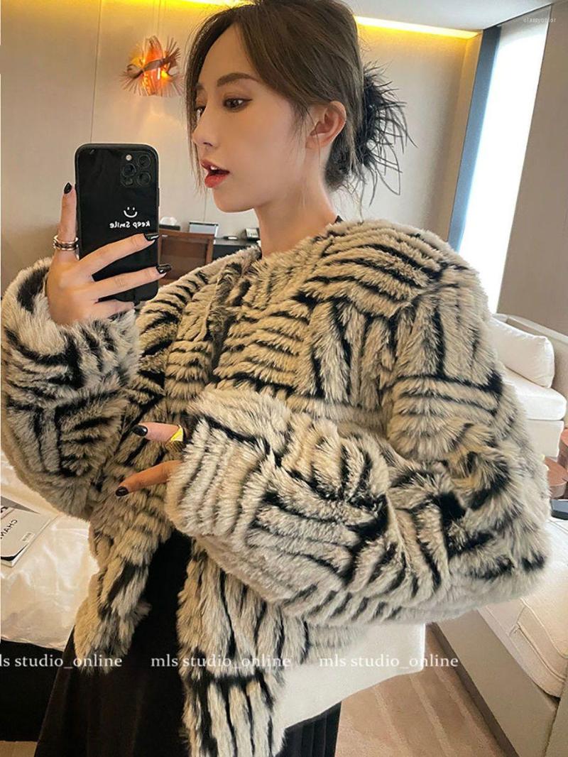 Women' Fur 2023 Jacket Women Faux Coat Loose Plush Imitation Cashmere Elegant Autumn And Winter Fashionable Femme D52, Heibaiwen
Women' Fur 2023 Jacket Women Faux Coat Loose Plush Imitation Cashmere Elegant Autumn And Winter Fashionable Femme D52, Heibaiwen