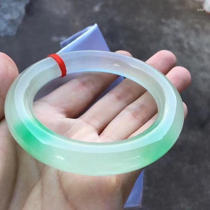 Bangle Rare Natural Light Green White Jadeite Bangles Seed Grade A Exquisite Bracelet Handring Elegance Fine Jewelry
Bangle Rare Natural Light Green White Jadeite Bangles Seed Grade A Exquisite Bracelet Handring Elegance Fine Jewelry
