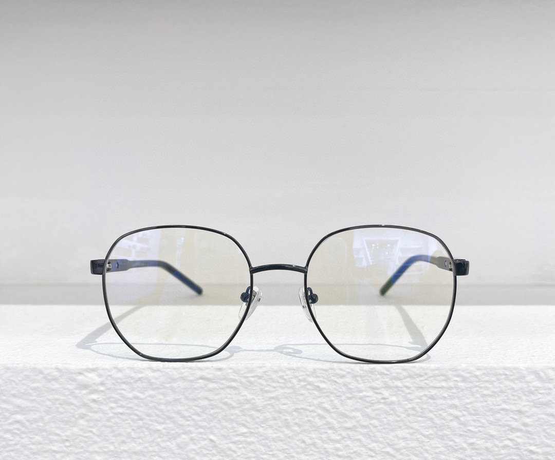 Womens Eyeglasses Frame Clear Lens Men Sun Gasses Fashion Style Protects Eyes UV400 With Case 1161
Womens Eyeglasses Frame Clear Lens Men Sun Gasses Fashion Style Protects Eyes UV400 With Case 1161