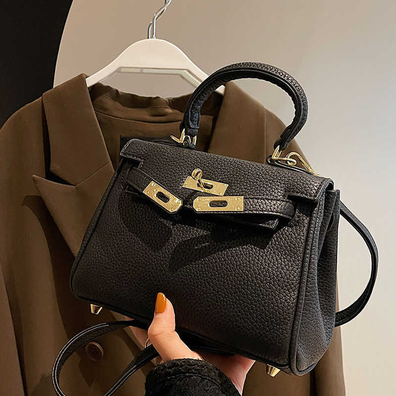 h bag Handheld H ermese Designer Bags Small design high sense litchi pattern portable women autumn and winter 2022 new fashionable messenger, Pink
h bag Handheld H ermese Designer Bags Small design high sense litchi pattern portable women autumn and winter 2022 new fashionable messenger, Pink