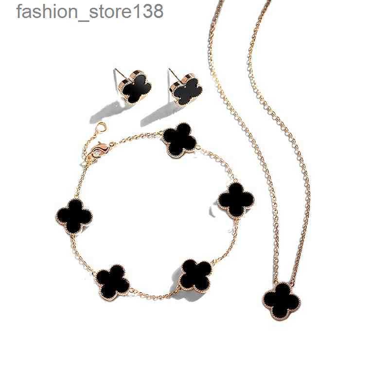 Pendant Fashion Earring Bracelet Necklace Four Leaf Clover Lucky Set Wedding Women Bridal Jewelry Sets
Pendant Fashion Earring Bracelet Necklace Four Leaf Clover Lucky Set Wedding Women Bridal Jewelry Sets