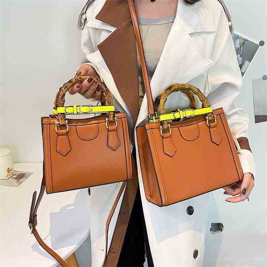 Handbags Outlet New bamboo star Portable sling single Shoulder Messenger versatile pop Tote Bag high sense women's bag, Beige trumpet
Handbags Outlet New bamboo star Portable sling single Shoulder Messenger versatile pop Tote Bag high sense women's bag, Beige trumpet