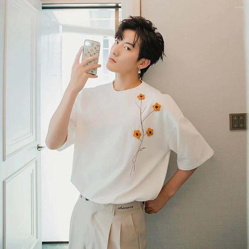 Men's T Shirts 2022 Summer Men's Half Sleeve Trend Simple Tshirts Large Loose Design Embroidered White Color Short T-shirt, Black
Men's T Shirts 2022 Summer Men's Half Sleeve Trend Simple Tshirts Large Loose Design Embroidered White Color Short T-shirt, Black