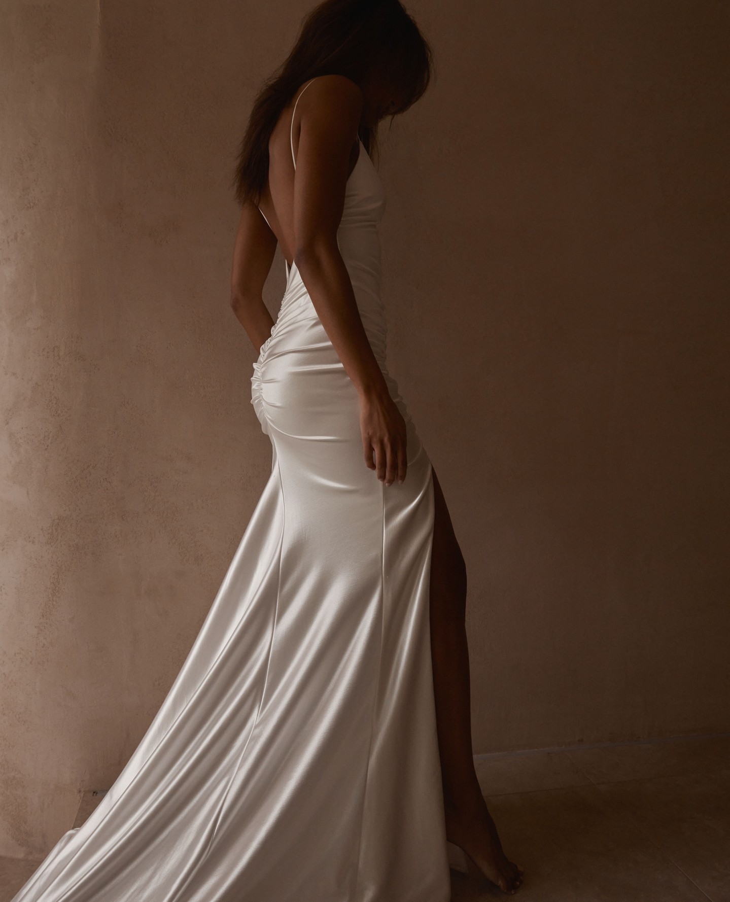 Smiple Mermaid Wedding Dresses Backless Bridal Gowns Spaghetti Straps V Necke Sweep Train Satin Pleated Vestido De Novia