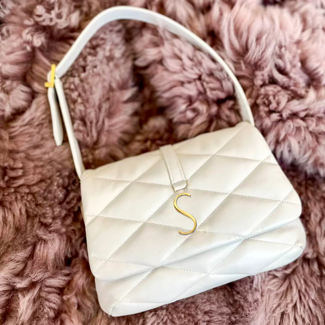 Square quilted overlock Lambskin Luxurys Lea57 Shoulder Hobo Bag high quality Clutch fashion Designers 10a bags Womens mens tote handbag Crossbody underarm bag, White
Square quilted overlock Lambskin Luxurys Lea57 Shoulder Hobo Bag high quality Clutch fashion Designers 10a bags Womens mens tote handbag Crossbody underarm bag, White