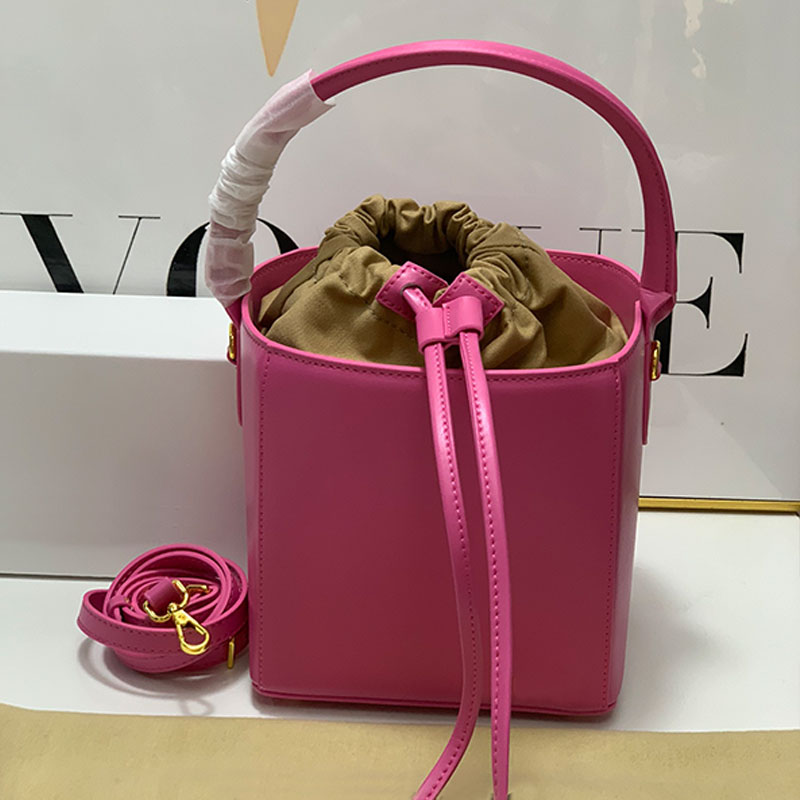 String Bucket Bag Drawstring Tote Handbags Bag Crossbody Square Shape Shoulder Purse Gold Metal Letter Fashion Cross Body Wallet Cowhide Plain Detachable Strap, Black
String Bucket Bag Drawstring Tote Handbags Bag Crossbody Square Shape Shoulder Purse Gold Metal Letter Fashion Cross Body Wallet Cowhide Plain Detachable Strap, Black