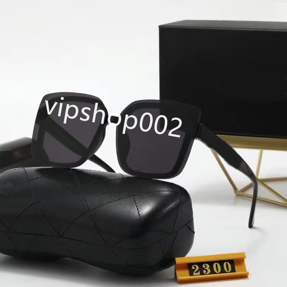 Sunglasses Fashion Designer Sunglass Mens Womens Quality Sun Glasses for Man Woman Luxury Polarized UV400 Protection Lenses Leather Case Accessories 1-B17
Sunglasses Fashion Designer Sunglass Mens Womens Quality Sun Glasses for Man Woman Luxury Polarized UV400 Protection Lenses Leather Case Accessories 1-B17